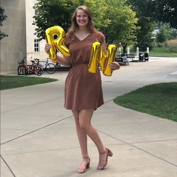 Meet your Posher, Mariah! - Picture 2 of 5